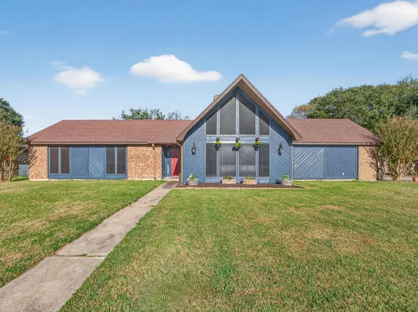 8440 Greenbriar Ln, Port Arthur, TX 77642