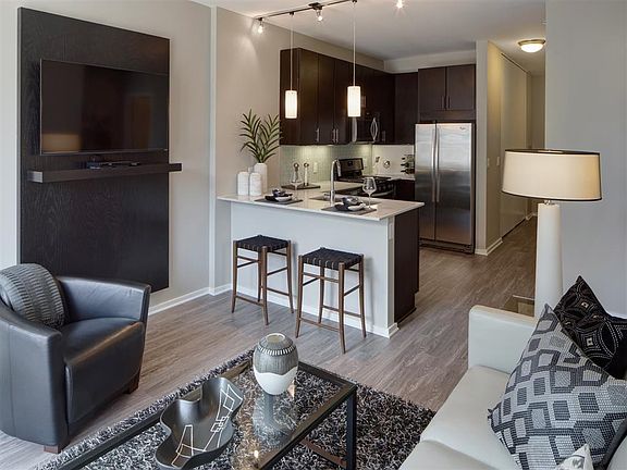 5th image of 613 W Randolph Dr #4B