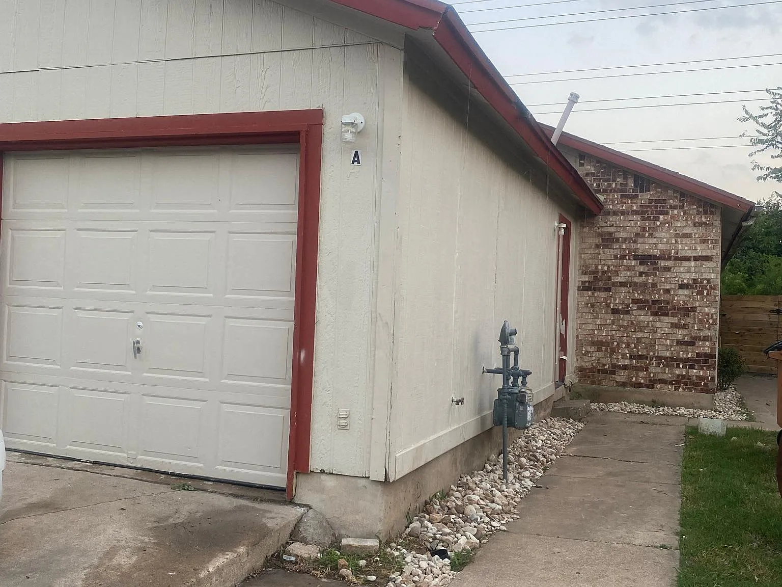 2 bed, 930 sqft, $1,600 — Photo 1