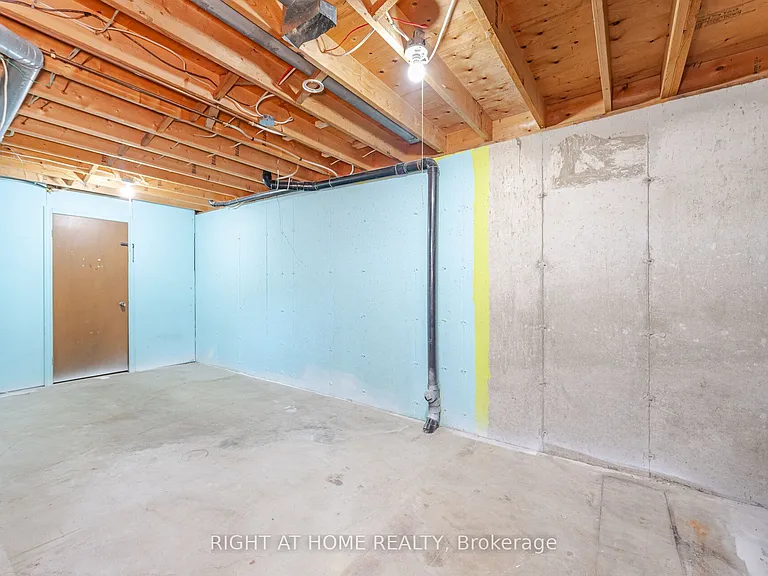 50 Albemarle St — Photo 30