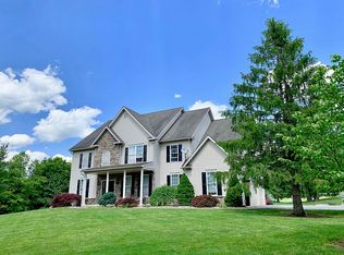 660 Maple Grove Rd, Mohnton, PA 19540