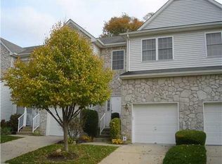 25 Sandhill Ct, Jamesburg, NJ 08831