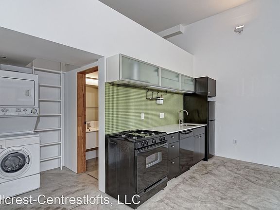 5th image of 3771 Centre St APT 201