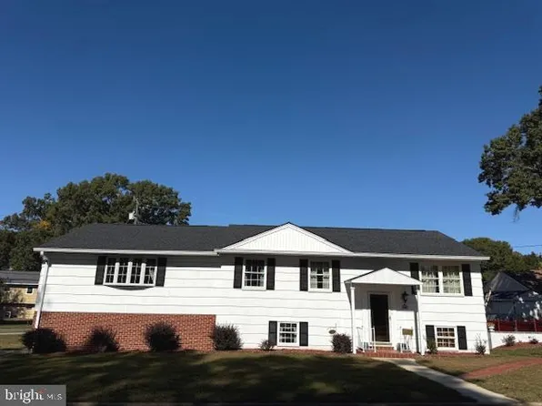 750 215th St, Pasadena, MD 21122