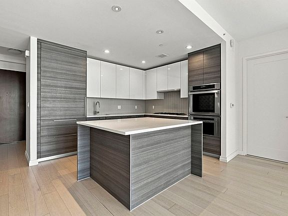 3rd image of 1 Franklin St Unit 3107