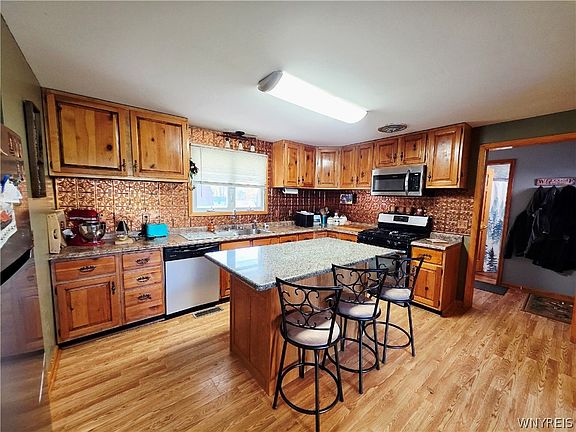 5th image of 7654 Hinman Hollow Rd