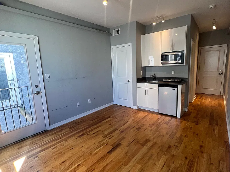535 N Budd St #C3