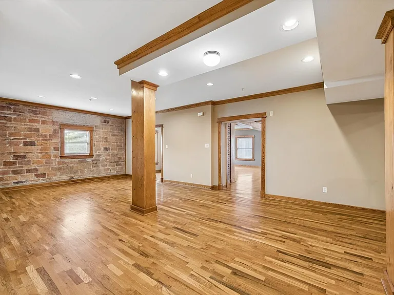 215 W Norma St #302 — Photo 18