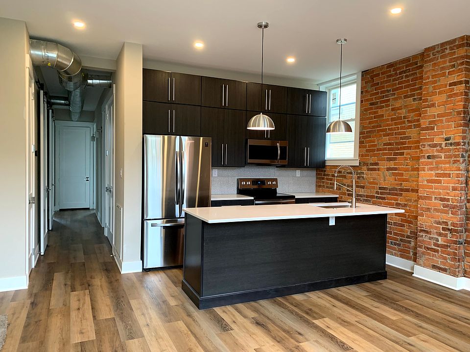 1st image of 25 S Plum St APT 2