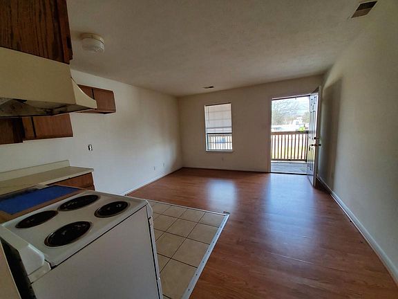2nd image of 331 E Mercury Blvd #Mvxqrykxu