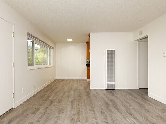 3rd image of 1947 Oregon St #3