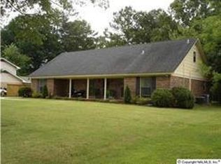 2103 Woodmont Dr SE, Decatur, AL 35601