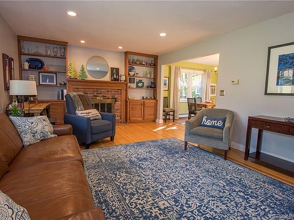 10 Hunting Ridge Road