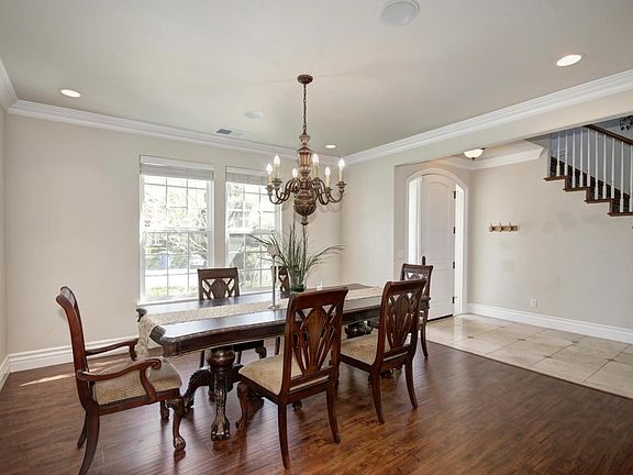 4th image of 825 Sierra Oaks Vista Ln