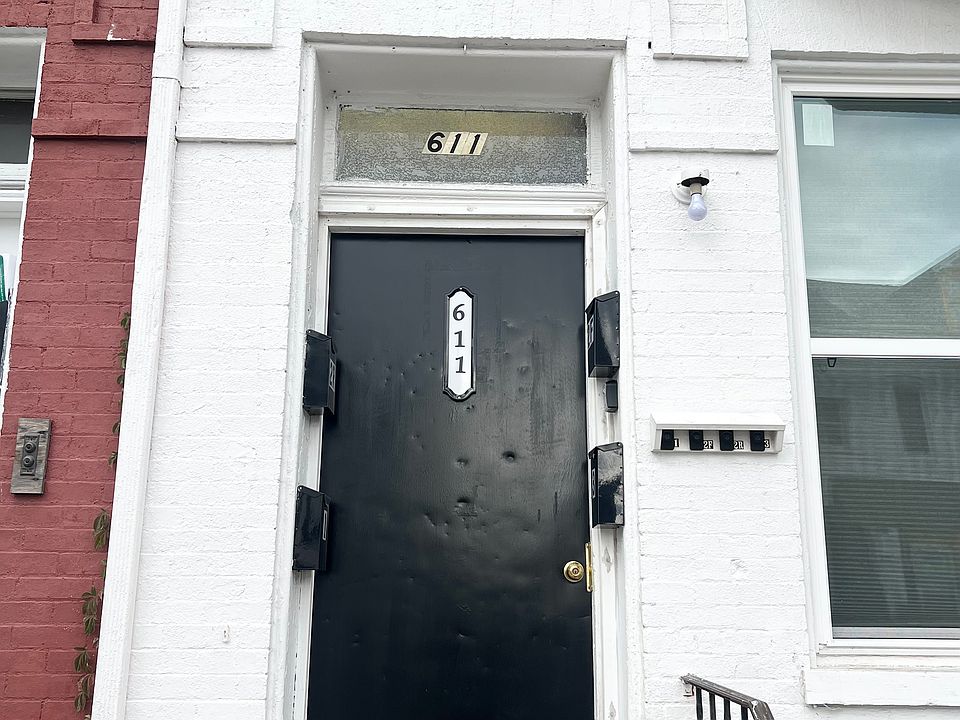 1st image of 611 E Market St APT 1