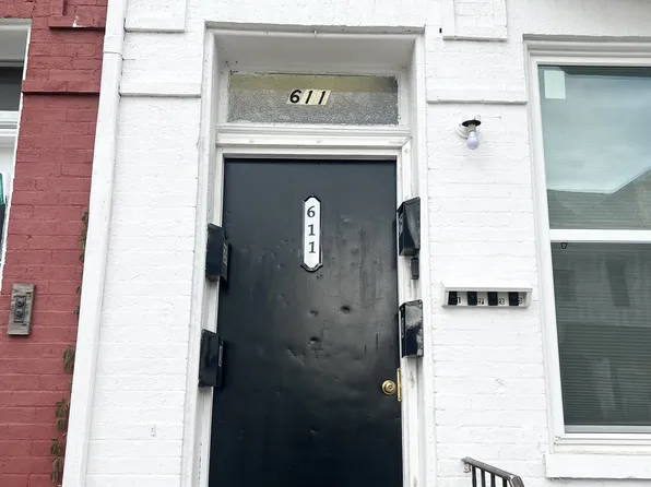 611 E Market St APT 1, York, PA 17403