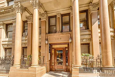 Rented by Barkoff Residential 