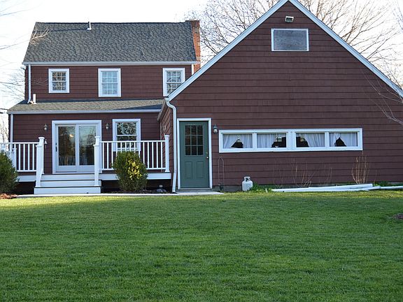 Exterior, Rear View and Yard