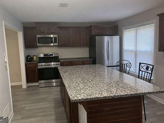 4th image of 3215 Pond Ridge Trl