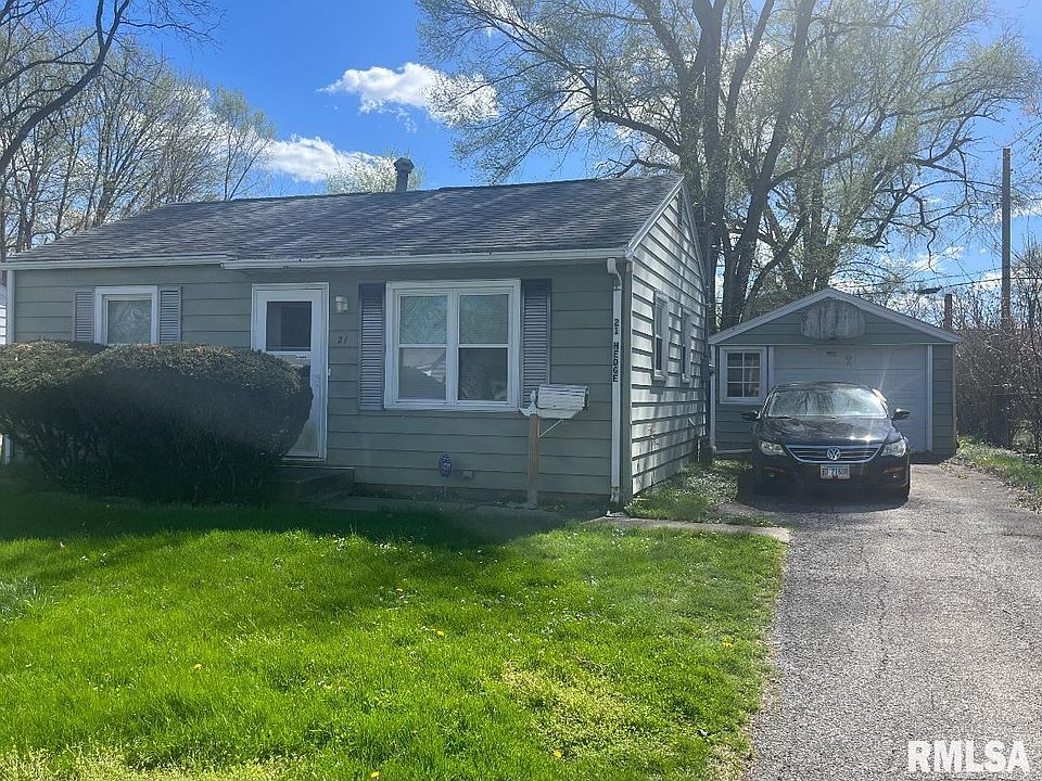2nd image of 21 Hedge Dr