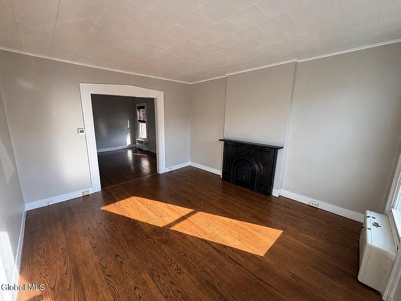 2nd image of 422 4th Avenue