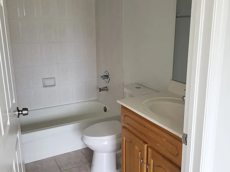 31 NE 13th Ave #31 — Photo 11