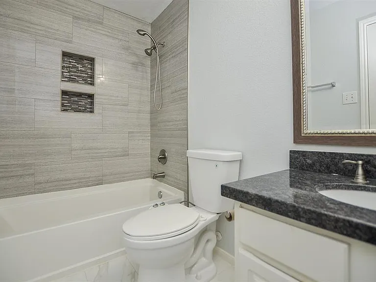 2219 Gable Hollow Ln — Photo 44