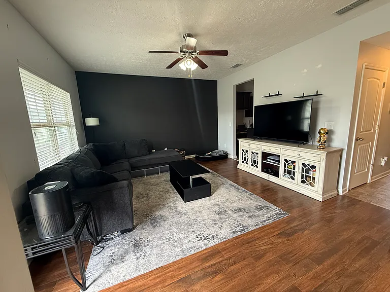 1567 Sprucedale Dr — Photo 12