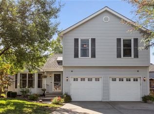 821 Plum Rose Dr, Liberty, MO 64068
