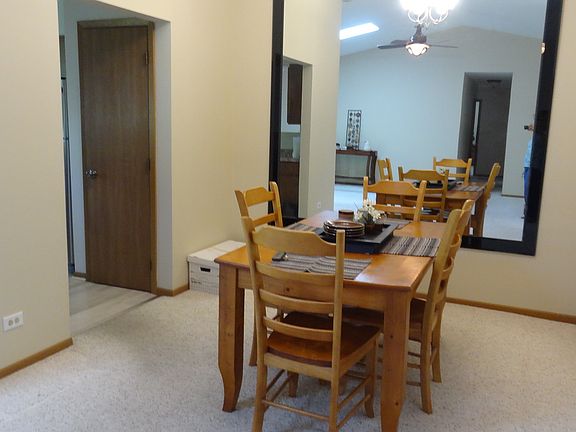 5th image of 201 E Walters Ln #2B