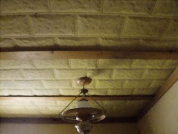 3rd image of 214 Threatt Ln