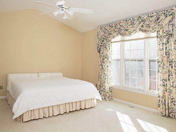 5th image of 307 Willow Brook Dr #307