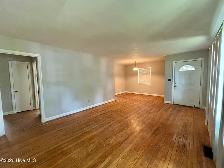 2020 Garr Dr — Photo 3