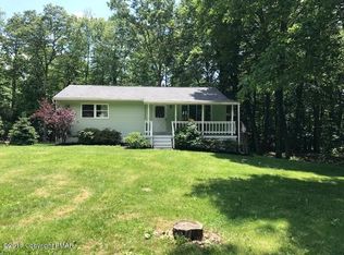 5461 Fernwood Dr, Tannersville, PA 18372