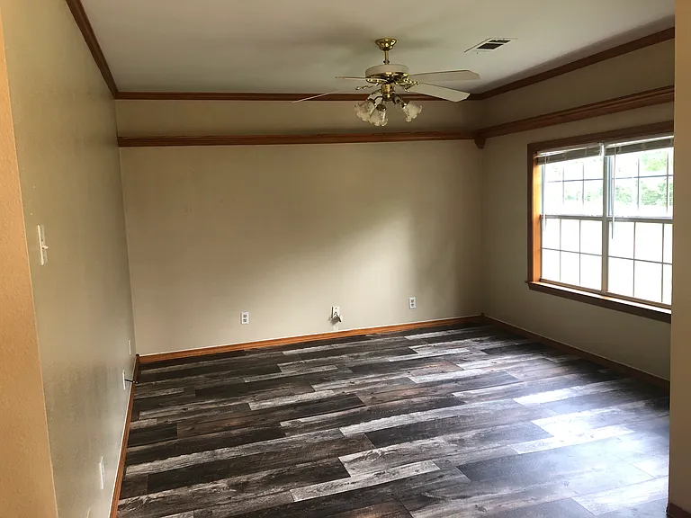 370 Berrywood Ln — Photo 6