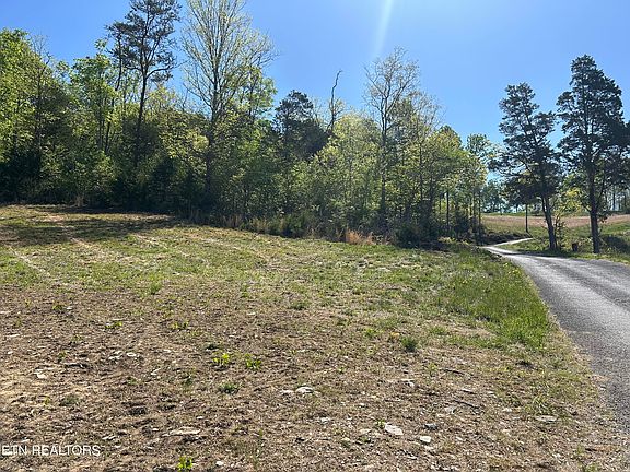 3rd image of Long Hollow Rd
