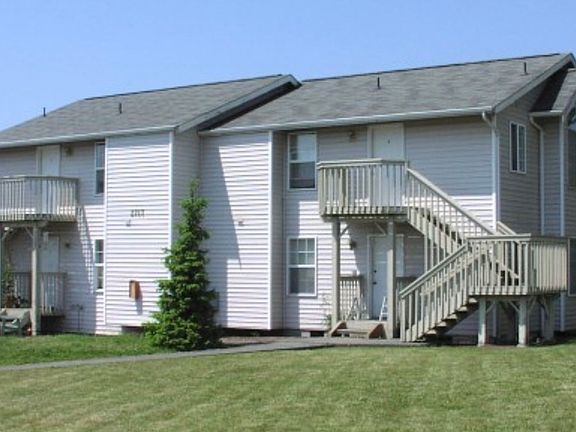 2nd image of 2717 Moore St APT 2