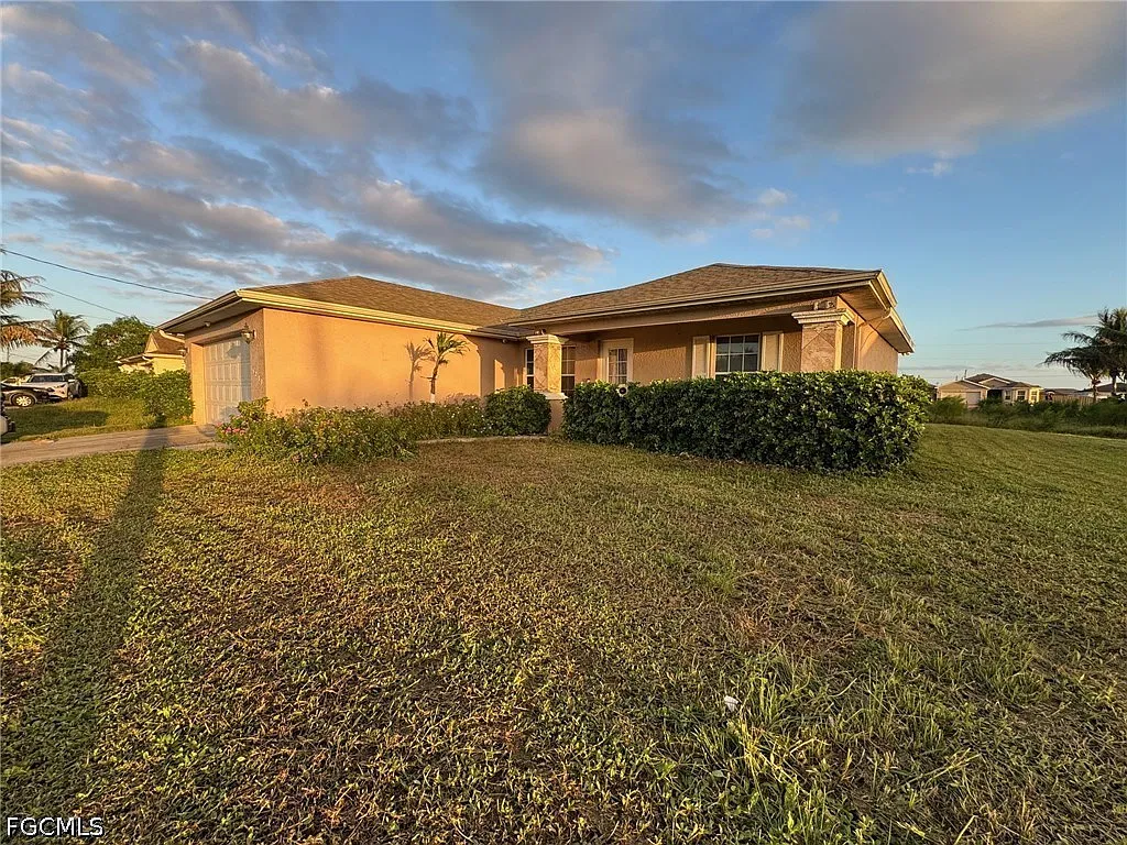 3 bed, 2.0 bath, 1408 sqft, $1,900 — Photo 2