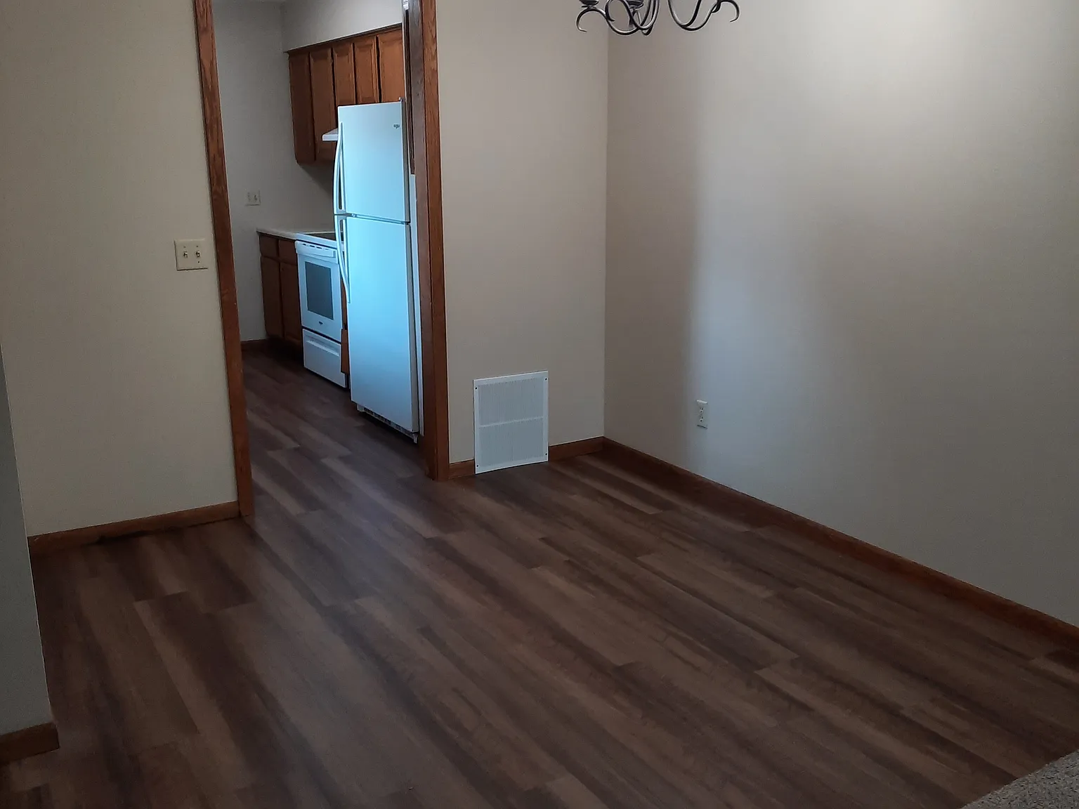 2 bed, 1.5 bath, 1500 sqft, $1,650 — Photo 3
