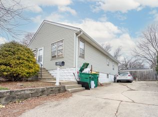 911 Croghan Ave, Joliet, IL 60436