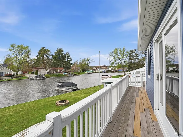 2299 Kingston St — Photo 34