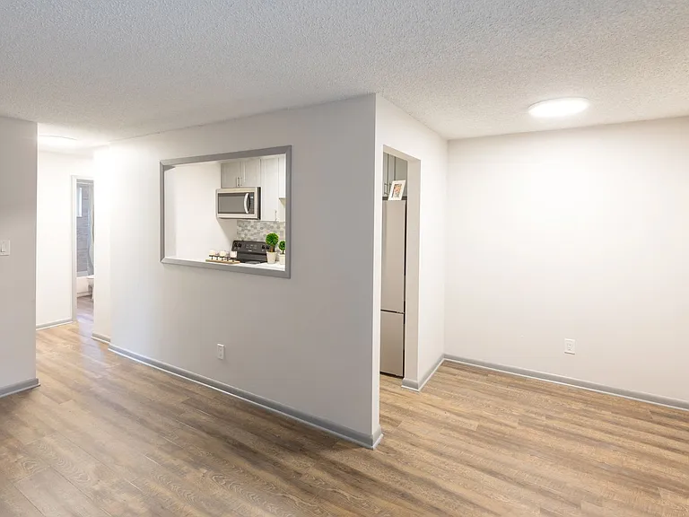 Windsong Apartments — Photo 27