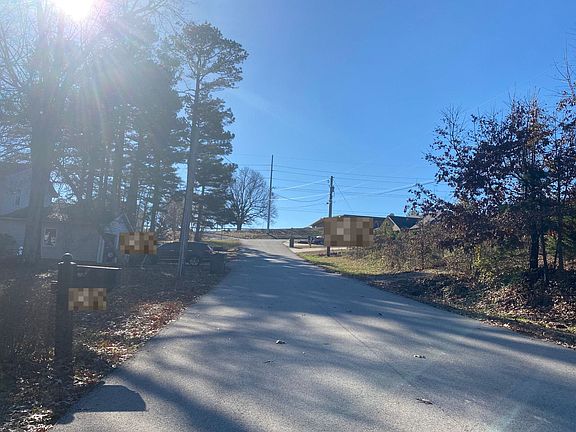 4th image of 811 Roselee Dr