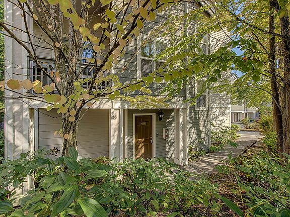 2nd image of 3116 164th St SW APT 601