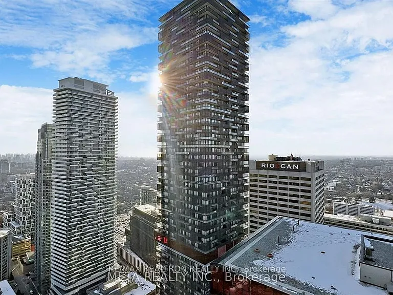 39 Roehampton Ave #4301 — Photo 24