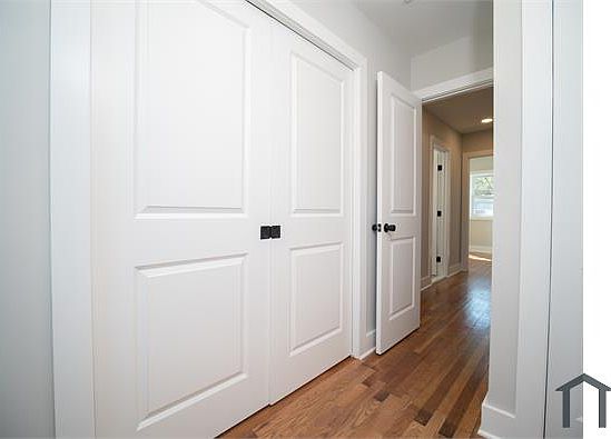 5th image of 1492 Bangor St SE