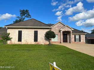 228 E Pinebrook Dr, Brandon, MS 39047