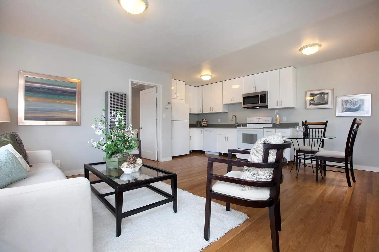 1 bed, 584 sqft, $2,395 — Photo 2