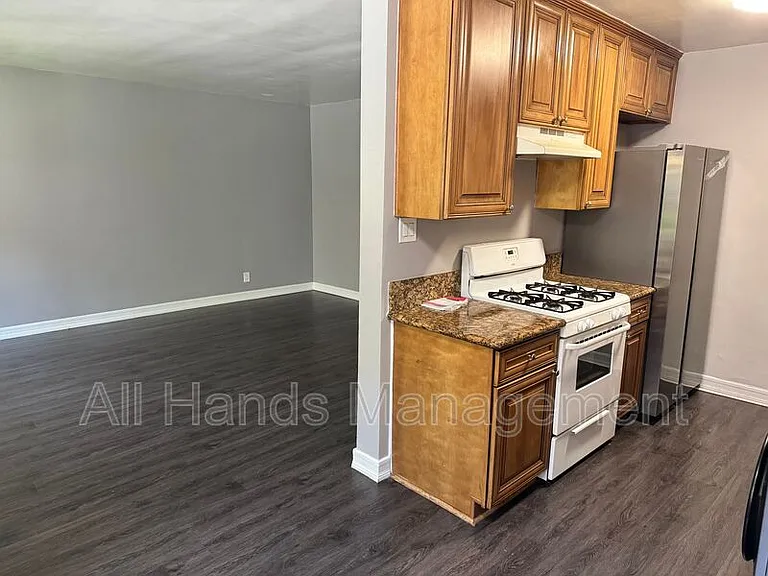 3025 E 5th St #1 — Photo 3
