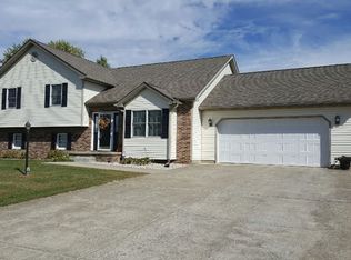 32 Wildflower Ln, Chillicothe, OH 45601